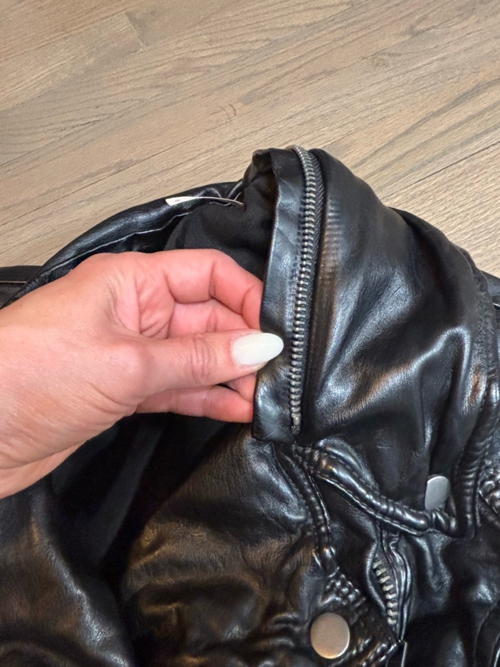 Free People Cleo Black Faux Leather Moto Jacket. Size 0. Missing hood. - Picture 10 of 10